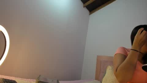 Snapshot of silvana_wenz chatting on 02/07/25, 12:39 Silvana online show from 02/07/25, 12:39