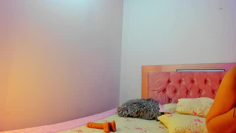 Snapshot of silvana_wenz chatting on 02/10/25, 12:50 Silvana online show from 02/10/25, 12:50