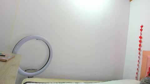 Snapshot of silvana_wenz chatting on 02/19/25, 12:55 Silvana online show from 02/19/25, 12:55