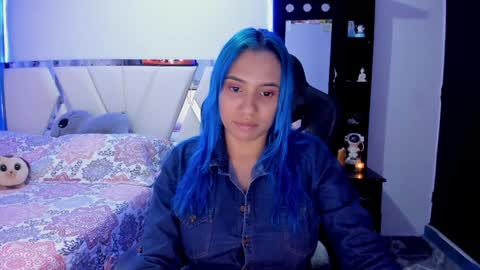 Snapshot of silver_jinx chatting on 01/15/25, 12:30 powder online show from 01/15/25, 12:30