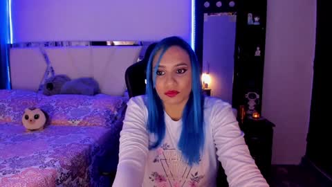 Snapshot of silver_jinx chatting on 01/16/25, 01:06 powder online show from 01/16/25, 01:06