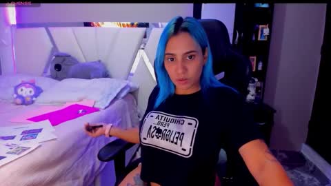 Snapshot of silver_jinx chatting on 02/07/26, 01:31 powder online show from 02/07/26, 01:31