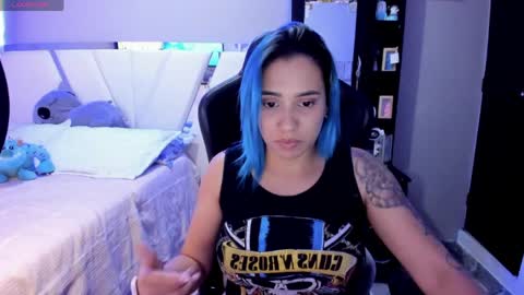 Snapshot of silver_jinx chatting on 04/10/26, 02:17 powder online show from 04/10/26, 02:17