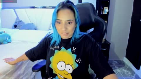 Snapshot of silver_jinx chatting on 04/12/26, 01:43 powder online show from 04/12/26, 01:43