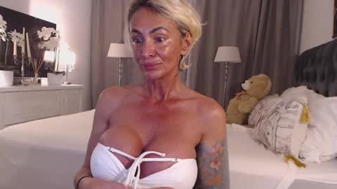 Snapshot of silver_miss chatting on 04/01/26, 07:22 Silver ok online show from 04/01/26, 07:22