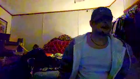 Snapshot of silverfox706 chatting on 12/04/25, 07:00 Jay Silverfox706 online show from 12/04/25, 07:00