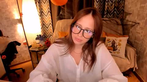 Kira online show from 10/22/25, 12:16