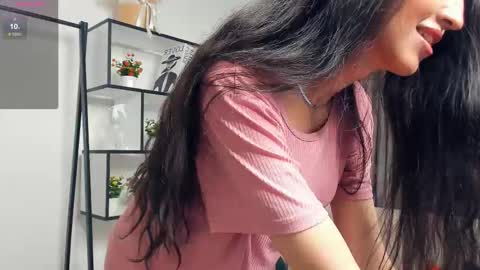 Snapshot of silvertempt chatting on 10/16/25, 01:23 Syrena online show from 10/16/25, 01:23