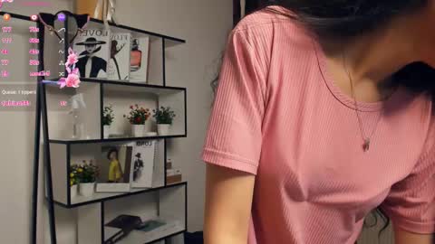 Snapshot of silvertempt chatting on 10/24/25, 01:07 Syrena online show from 10/24/25, 01:07