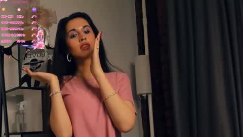 Snapshot of silvertempt chatting on 10/26/25, 12:44 Syrena online show from 10/26/25, 12:44