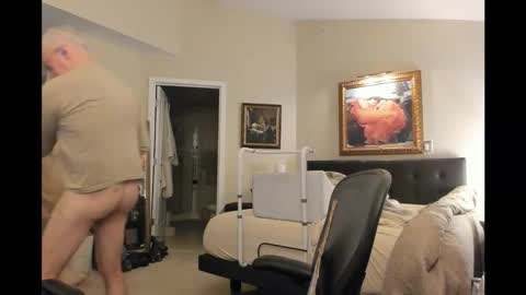 SilverW329 online show from 12/17/25, 04:18