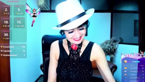 Snapshot of silvia_wallec chatting on 01/25/25, 10:51 Silvia Wallec online show from 01/25/25, 10:51