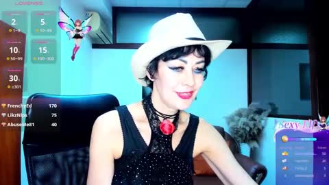 Snapshot of silvia_wallec chatting on 01/25/25, 01:52 Silvia Wallec online show from 01/25/25, 01:52