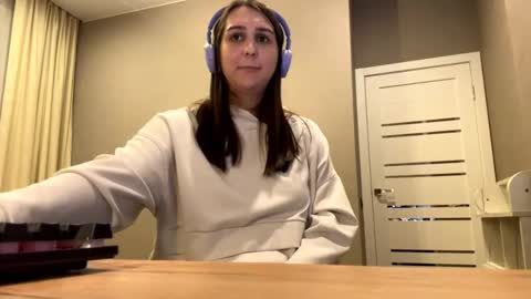 Rose online show from 09/27/25, 11:04