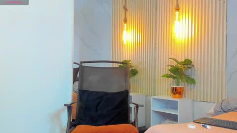 Snapshot of simeone_panda chatting on 01/16/25, 06:59 simeone_panda online show from 01/16/25, 06:59