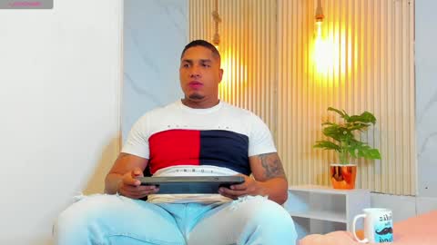 Snapshot of simeone_panda chatting on 01/21/25, 11:46 simeone_panda online show from 01/21/25, 11:46