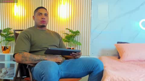 Snapshot of simeone_panda chatting on 01/23/25, 11:48 simeone_panda online show from 01/23/25, 11:48