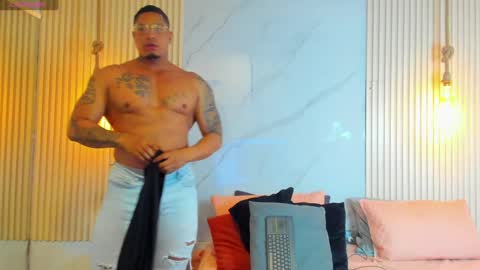 Snapshot of simeone_panda chatting on 01/28/25, 02:42 simeone_panda online show from 01/28/25, 02:42