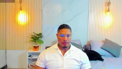 Snapshot of simeone_panda chatting on 02/14/25, 11:53 simeone_panda online show from 02/14/25, 11:53