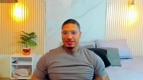 Snapshot of simeone_panda chatting on 02/15/25, 12:11 simeone_panda online show from 02/15/25, 12:11