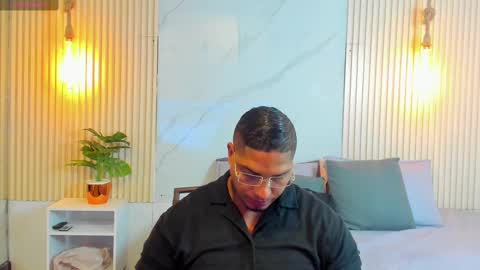 Snapshot of simeone_panda chatting on 02/20/25, 11:42 simeone_panda online show from 02/20/25, 11:42