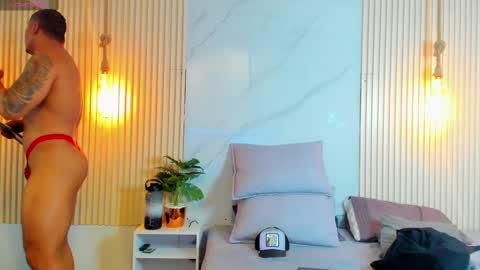 Snapshot of simeone_panda chatting on 02/21/25, 04:48 simeone_panda online show from 02/21/25, 04:48