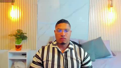 Snapshot of simeone_panda chatting on 02/23/25, 12:37 simeone_panda online show from 02/23/25, 12:37