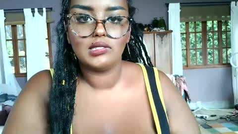 Snapshot of siminfox chatting on 04/06/26, 12:06 Simin Fox online show from 04/06/26, 12:06