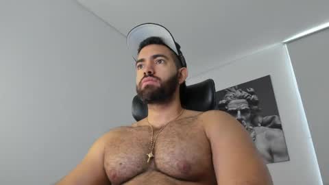 Snapshot of simon_leon01 chatting on 04/18/26, 11:36 simon_leon01 online show from 04/18/26, 11:36