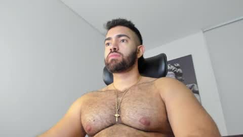 Snapshot of simon_leon01 chatting on 04/20/26, 11:17 simon_leon01 online show from 04/20/26, 11:17