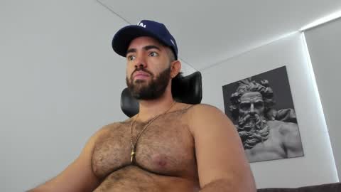 Snapshot of simon_leon01 chatting on 05/18/26, 02:56 simon_leon01 online show from 05/18/26, 02:56