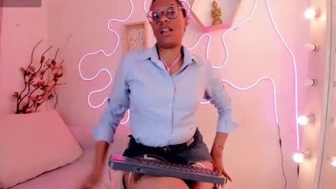 simona_brooke online show from 10/20/25, 08:42