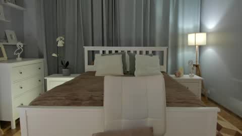 Simona  online show from 02/22/25, 10:18