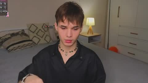 Snapshot of simonboy592 chatting on 03/31/26, 11:32 Alex online show from 03/31/26, 11:32