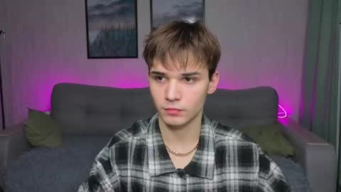 Snapshot of simonboy592 chatting on 04/17/26, 11:02 Alex online show from 04/17/26, 11:02