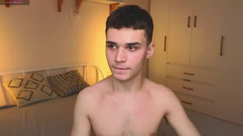 Snapshot of simonboy592 chatting on 04/25/26, 01:41 Alex online show from 04/25/26, 01:41