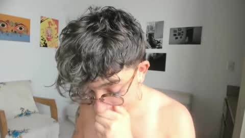 Snapshot of simone_4201 chatting on 12/25/24, 04:22 Sim. online show from 12/25/24, 04:22