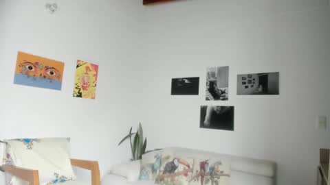 Snapshot of simone_4201 chatting on 01/04/25, 05:26 Sim. online show from 01/04/25, 05:26