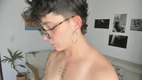 Snapshot of simone_4201 chatting on 01/07/25, 06:14 Sim. online show from 01/07/25, 06:14