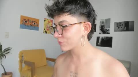 Snapshot of simone_4201 chatting on 01/20/25, 06:43 Sim. online show from 01/20/25, 06:43