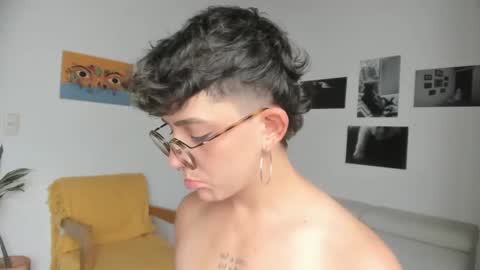 Snapshot of simone_4201 chatting on 02/03/25, 05:35 Sim. online show from 02/03/25, 05:35