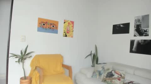 Snapshot of simone_4201 chatting on 02/05/25, 06:04 Sim. online show from 02/05/25, 06:04