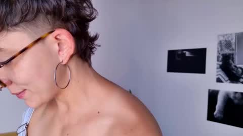 Snapshot of simone_4201 chatting on 02/27/25, 05:47 Sim. online show from 02/27/25, 05:47