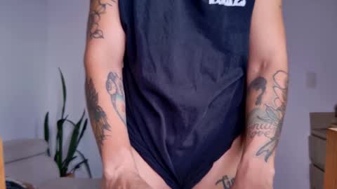 Snapshot of simone_4201 chatting on 09/23/25, 12:19 Sim. online show from 09/23/25, 12:19