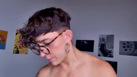 Snapshot of simone_4201 chatting on 09/30/25, 06:24 Sim. online show from 09/30/25, 06:24