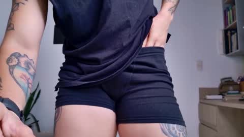 Snapshot of simone_4201 chatting on 10/05/25, 06:28 Sim. online show from 10/05/25, 06:28