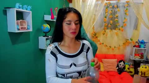 Simon Simpson          Modelo Independiente online show from 11/22/25, 10:25