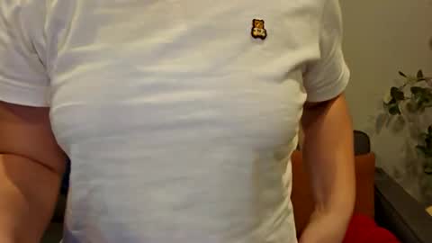 Snapshot of simonesighren chatting on 03/12/26, 01:56 simonesighren online show from 03/12/26, 01:56