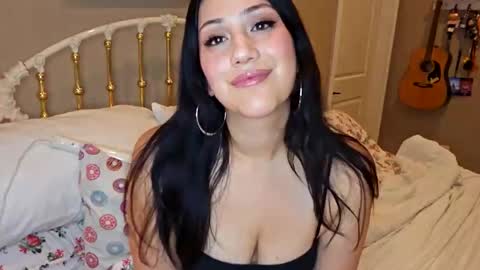 Snapshot of simonesighren chatting on 04/11/26, 04:50 simonesighren online show from 04/11/26, 04:50