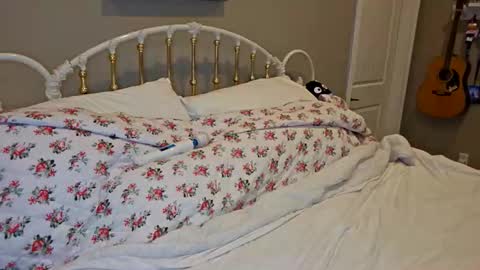 Snapshot of simonesighren chatting on 04/12/26, 04:17 simonesighren online show from 04/12/26, 04:17